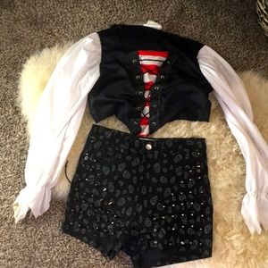 Halloween pirate costume